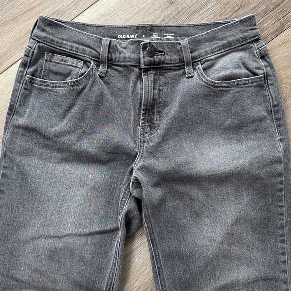 Old Navy Mid-Rise Wow Boyfriend Straight Jeans - Picture 5 of 13